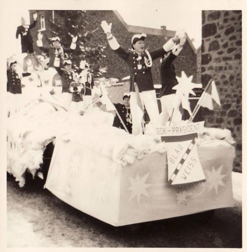 1963